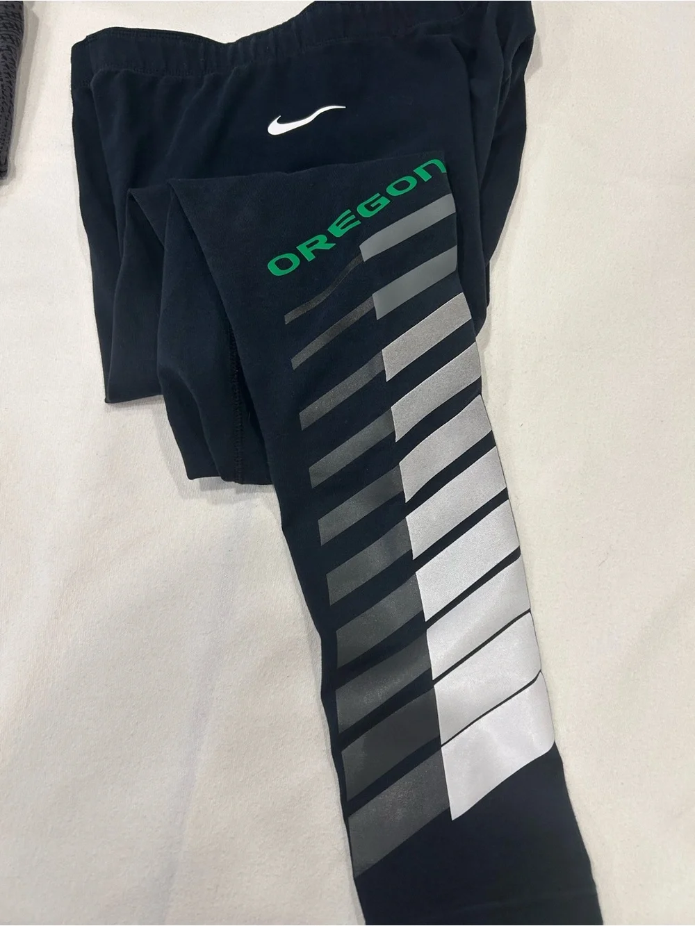 Women’s Nike leggings Oregon